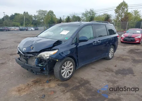 2011 Toyota Sienna Xle z USA, uszkodzony, nr VIN 5TDDK3DC1BS019352